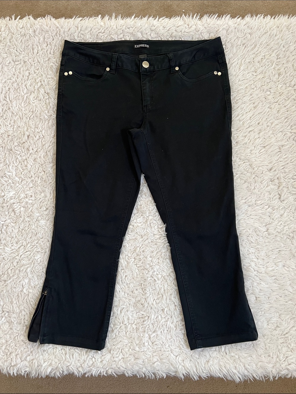 Express Black Capri Pants Size 10 Ankle Length Zippers Casual Office